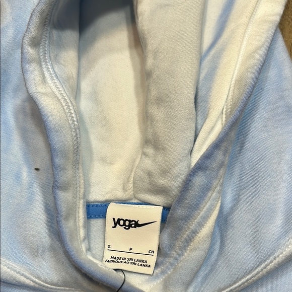 Nike Light Blue Tie-Dye Cropped Hoodie - Picture 5 of 7